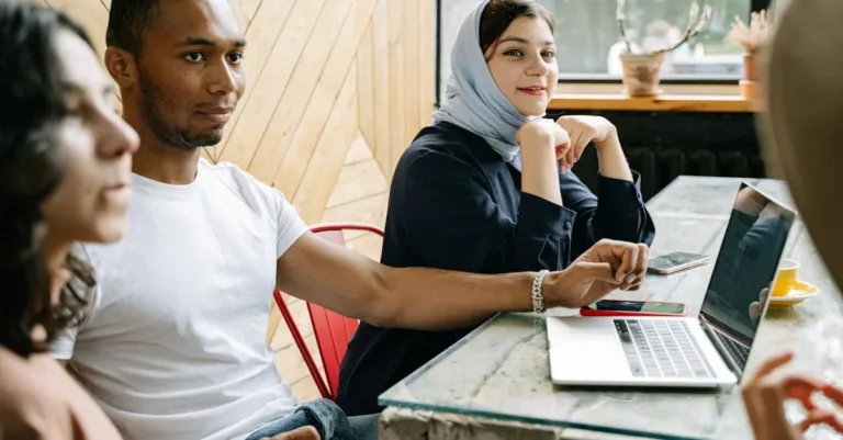 découvrez le voyage collaboratif, une approche innovante pour explorer le monde en partageant expériences, astuces et itinéraires avec une communauté passionnée.