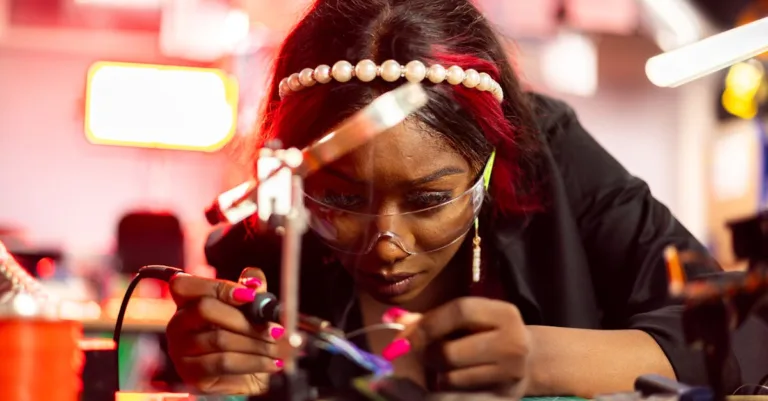 découvrez l'electronic fashion, la fusion innovante entre technologie et style pour des vêtements futuristes et connectés.