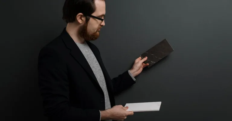 découvrez les critères essentiels pour la sélection des matériaux adaptés à vos projets, alliant performance, durabilité et coût.