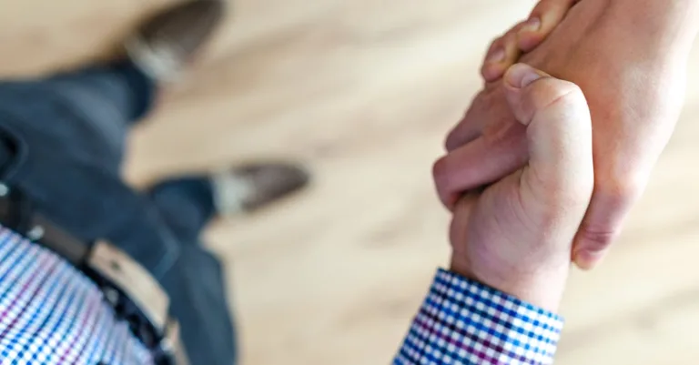 découvrez l'importance de la fiabilité et comment bâtir la confiance dans toutes vos relations professionnelles et personnelles.