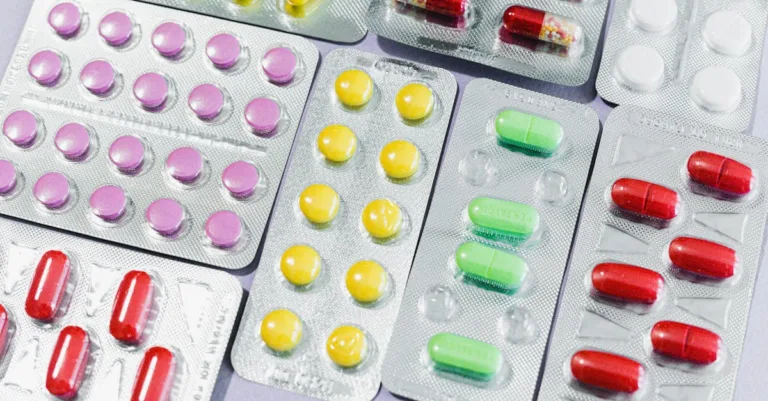 temps d'élimination des médicaments anti-inflammatoires : comprendre la durée nécessaire pour que ces médicaments quittent l'organisme et leur impact sur le traitement.