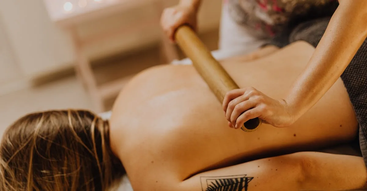 découvrez les éventuels effets secondaires du massage kobido, une technique de massage facial japonais, pour profiter en toute sécurité de ses bienfaits.