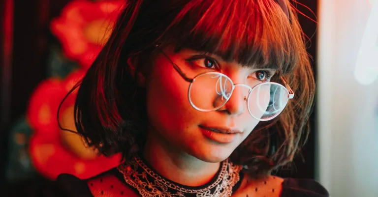 découvrez la robe midi bob, une pièce élégante et tendance parfaite pour toutes les occasions. alliez confort et style avec ce modèle incontournable.