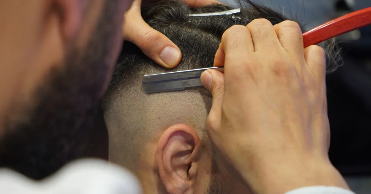 découvrez le style unique d'edgar cut, une coupe de cheveux tendance alliant élégance et modernité pour un look soigné et distinctif.