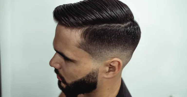 découvrez la coupe burst fade, un style moderne et dynamique alliant dégradé progressif et volume contrôlé pour un look tendance et sophistiqué.