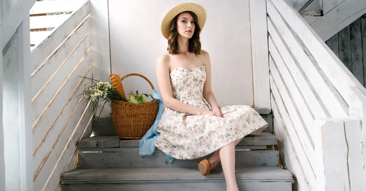 découvrez nos idées de tenues guinguette pour un style rétro et champêtre, parfait pour vos soirées d'été en plein air.
