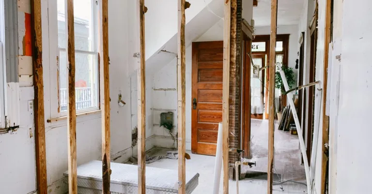 découvrez nos services de rénovation de maison pour transformer votre espace de vie avec qualité et expertise. donnez une nouvelle vie à votre intérieur dès aujourd'hui !