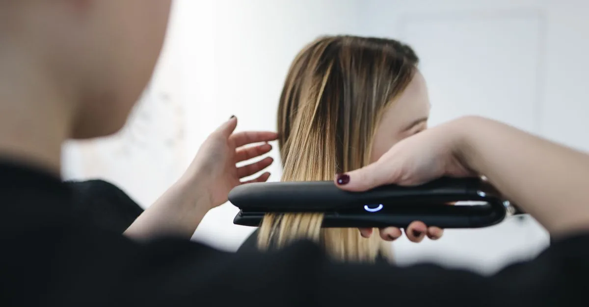 découvrez le coût professionnel du lissage de cheveux et trouvez des offres adaptées à votre budget pour une coiffure parfaite et durable.