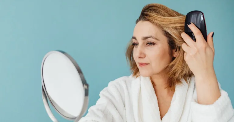 découvrez des solutions efficaces et des conseils pratiques pour lutter contre la perte de cheveux et favoriser une chevelure plus dense et en meilleure santé.
